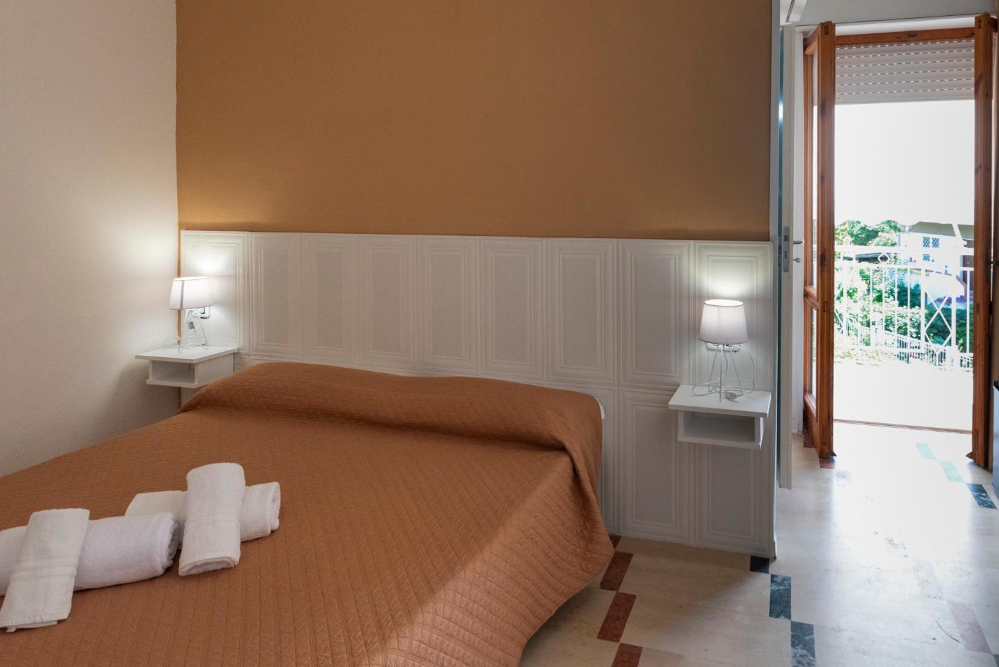 Solaris Paestum Bed and Breakfast Εξωτερικό φωτογραφία